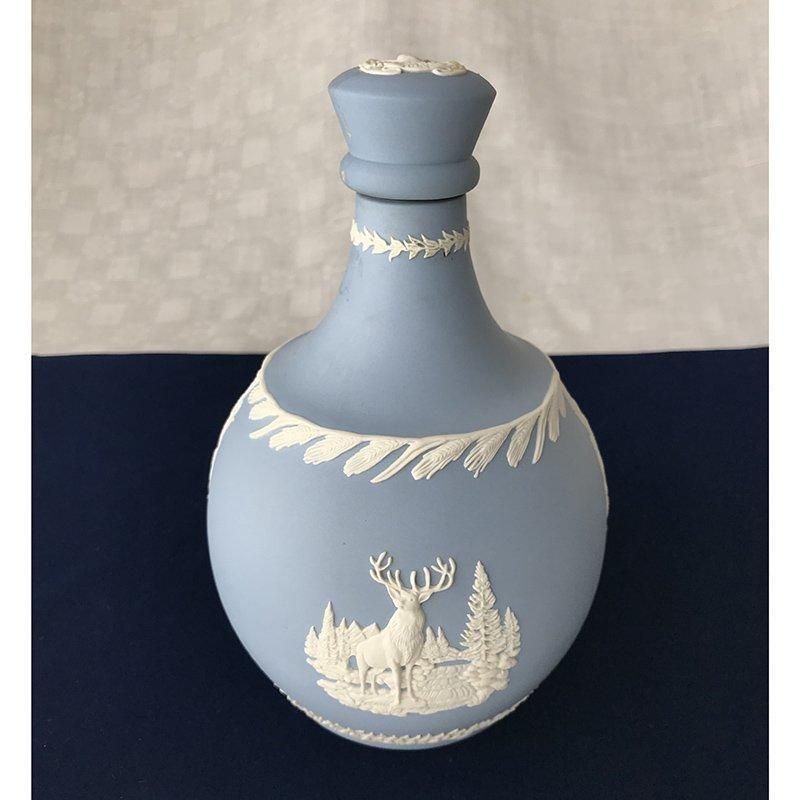 英国製ウェッジウッドの存在感あるデキャンタ