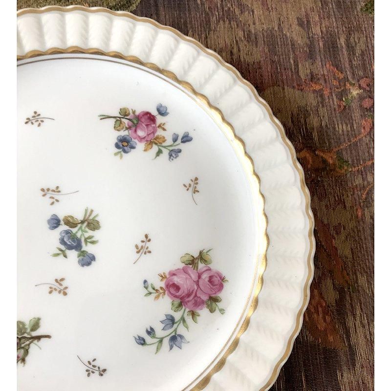 リモージュ ベルナルド 小さなバラと金彩のデザート皿 Limoges リモージュ ベルナルド 小さなバラと金彩のデザート皿 Limoges