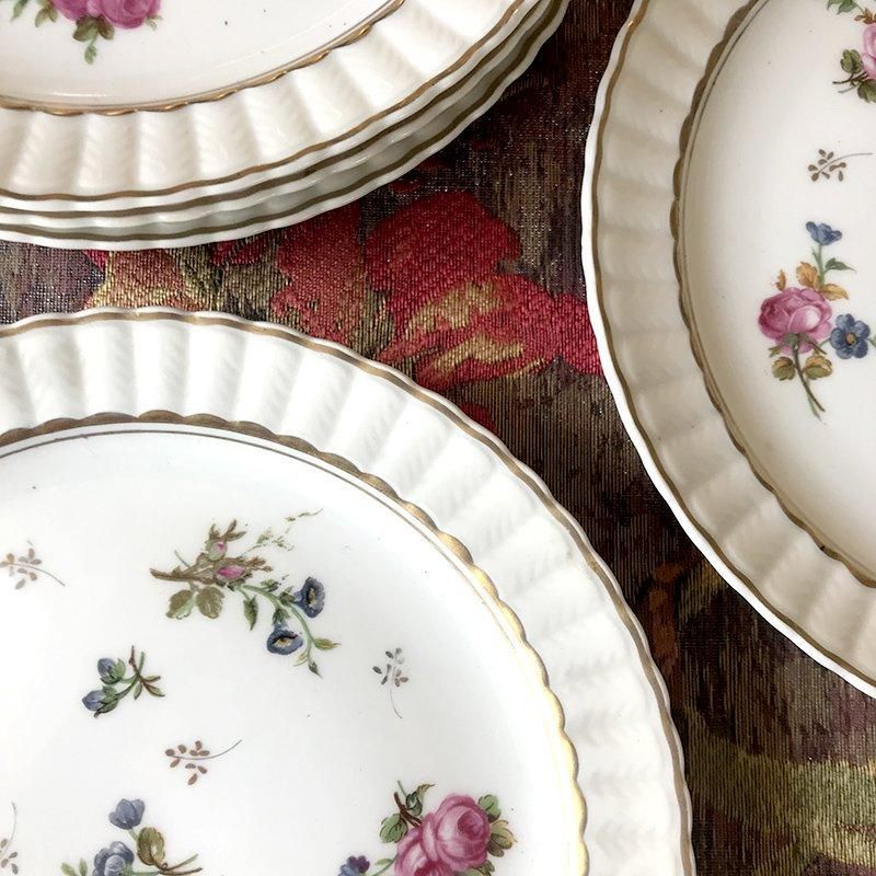 リモージュ ベルナルド 小さなバラと金彩のデザート皿 Limoges リモージュ ベルナルド 小さなバラと金彩のデザート皿 Limoges