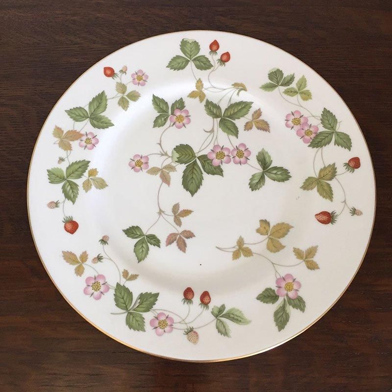 ウェッジウッド(黒壺マーク) 野いちごプレート - ANTIQUE LEAVES ウェッジウッド(黒壺マーク) 野いちごプレート - ANTIQUE LEAVES