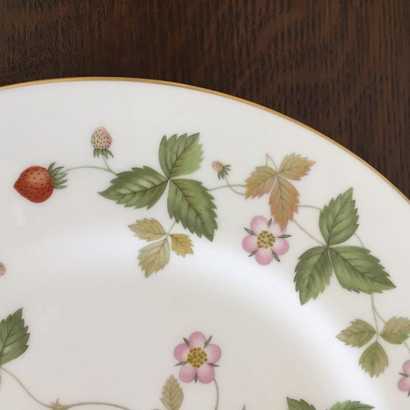 ウェッジウッド(黒壺マーク) 野いちごプレート - ANTIQUE LEAVES ウェッジウッド(黒壺マーク) 野いちごプレート - ANTIQUE LEAVES