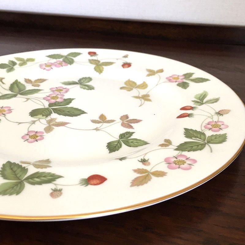 ウェッジウッド(黒壺マーク) 野いちごプレート - ANTIQUE LEAVES ウェッジウッド(黒壺マーク) 野いちごプレート - ANTIQUE LEAVES