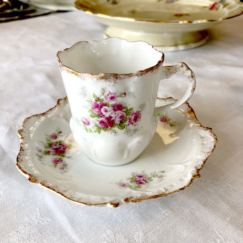 リモージュ　フリルがかわいい薔薇コーヒーカップ＆ソーサー Limogesの画像