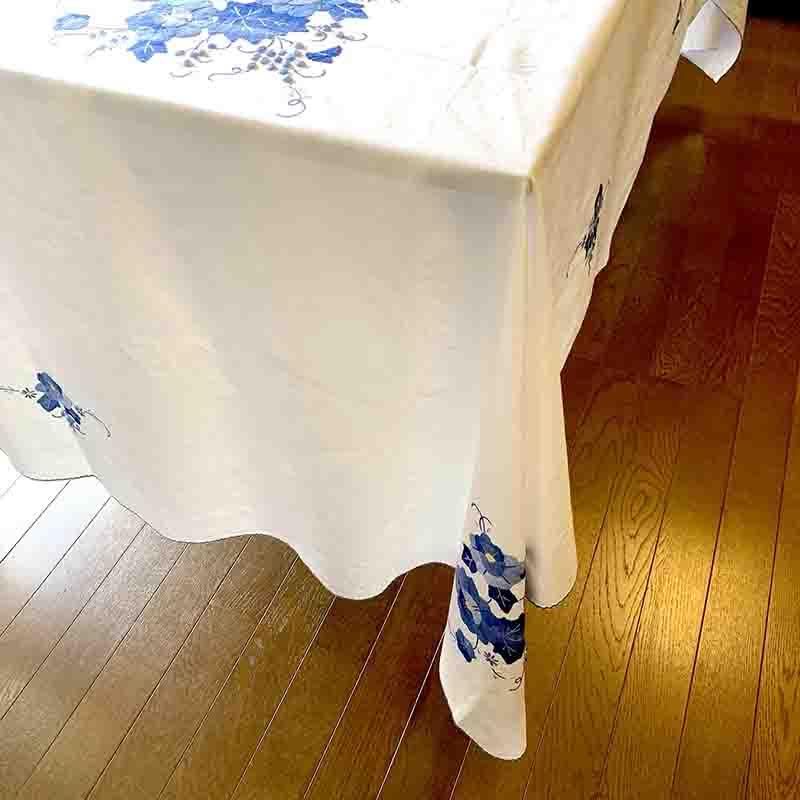 テーブルクロス 白無地にブルーの花刺繍 パッチワーク刺繍 大判