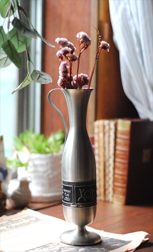 ノルウェー製 ピューター 錫の花瓶 RUNE絵柄 ルーン文字 北欧 花器 フラワーベース 一輪挿し アンティークの画像