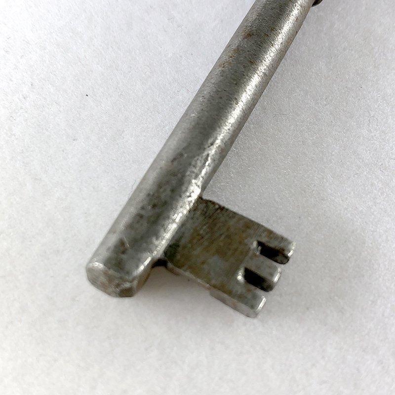 フランス製1920年代の温もりある古い鍵