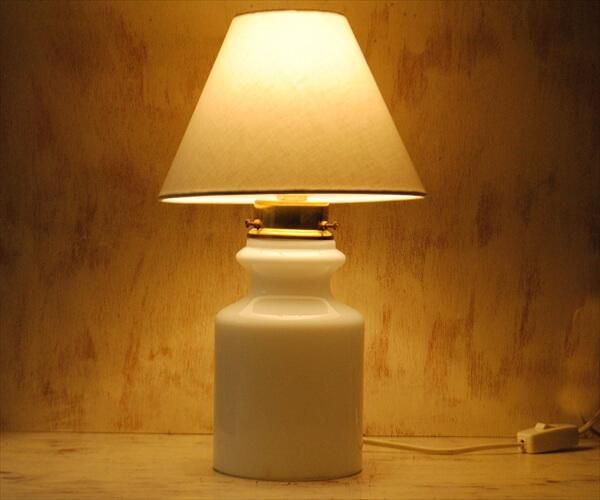 ODRECO ミルクガラス テーブルランプ　北欧ヴィンテージ　デンマーク　照明 ヴィンテージ デンマーク製 ODRECO ミルクガラス