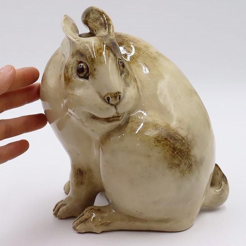 うさぎ 兎卯干支 動物 個性的 陶磁器製 置物 オブジェ 銘あり うさぎ 兎卯干支 動物 個性的 陶磁器製 置物 オブジェ 銘あり