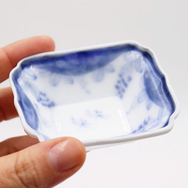 染付 角豆皿 変形豆皿 シンプル 藍 呉須 アンティーク和食器（葡萄・トンボ）の画像