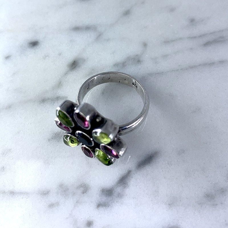 シルバー925 花型リング バイオレット&グリーン