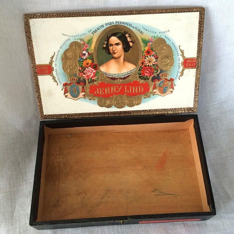 スペイン製木製タバコ箱 ジェニー=リンド描き華やかさ