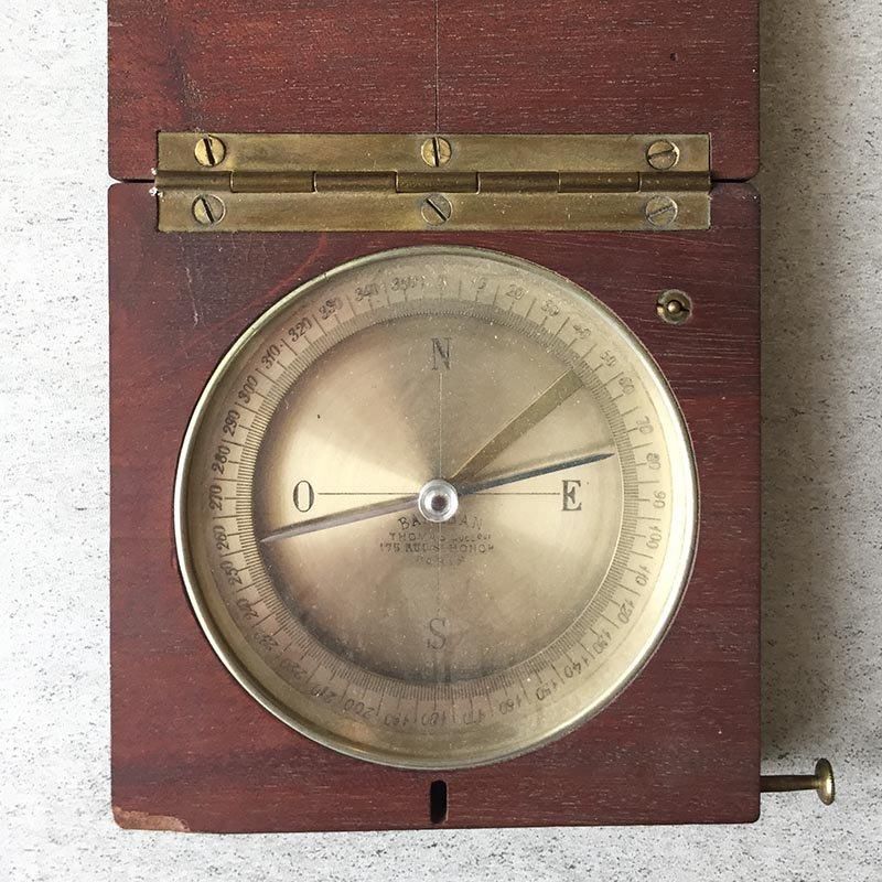 フランスヴィンテージ方位磁針シンプルな木製ケース入り