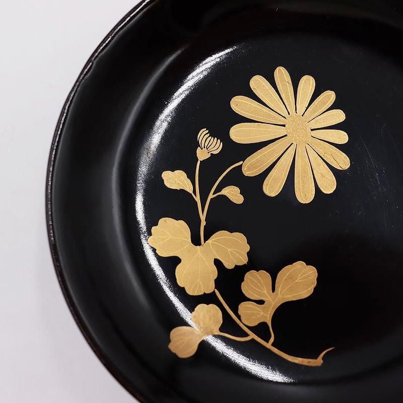 黒漆塗り 椿皿 高台付き木皿 蒔絵入り 絵替わり 図替わり 季節の 黒漆塗り 椿皿 高台付き木皿 蒔絵入り 絵替わり 図替わり 季節の