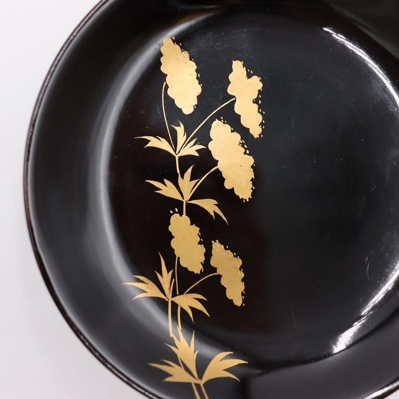 黒漆塗り 椿皿 高台付き木皿 蒔絵入り 絵替わり 図替わり 季節の 黒漆塗り 椿皿 高台付き木皿 蒔絵入り 絵替わり 図替わり 季節の