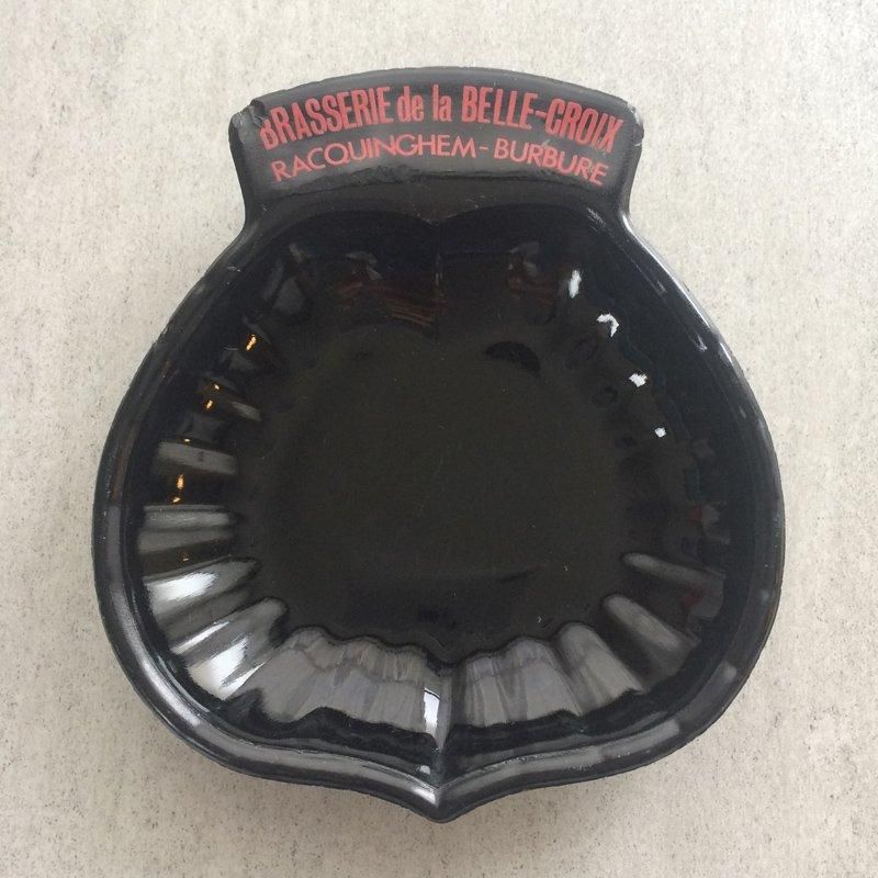 ヴィンテージガラス灰皿 シェル型ブラック(BRASSERIE de la ヴィンテージガラス灰皿 シェル型ブラック(BRASSERIE de la