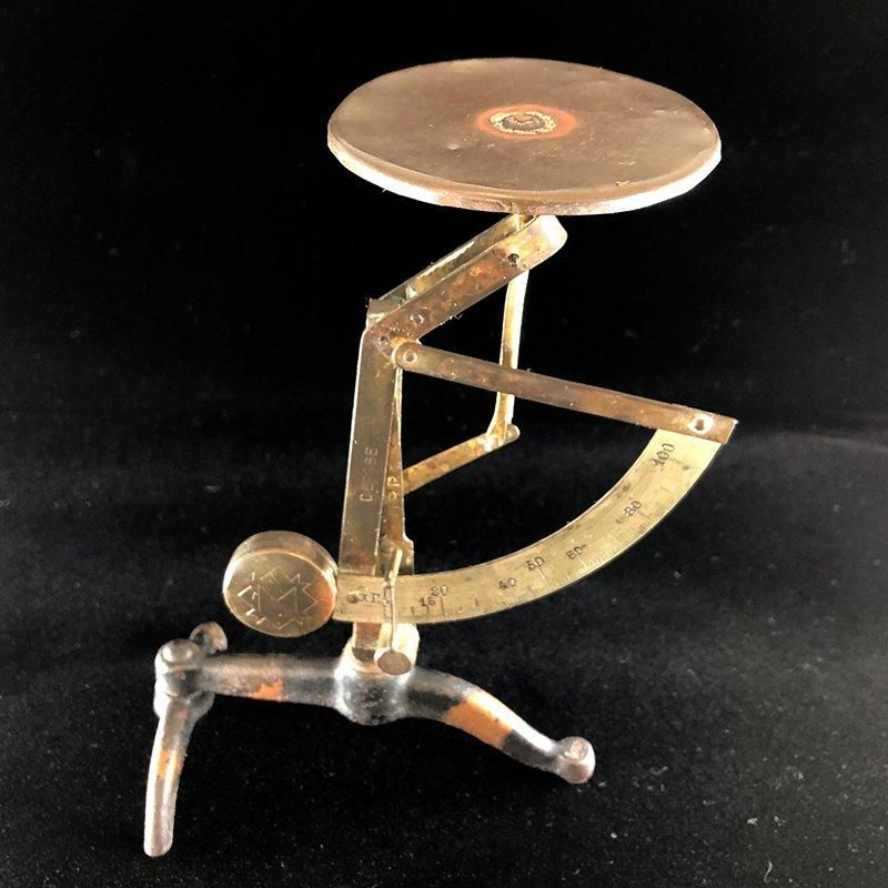 真鍮製 秤 スタイリッシュ フランスアンティーク - ANTIQUE LEAVES 真鍮製 秤 スタイリッシュ フランスアンティーク - ANTIQUE LEAVES