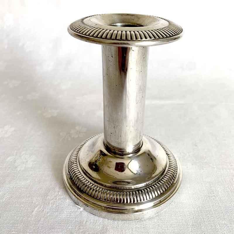 骨董 燭台 金属製 キャンドルスタンド オブジェ ろうそく立 シンプル シンプルで実用的なメタル製キャンドルスタンド