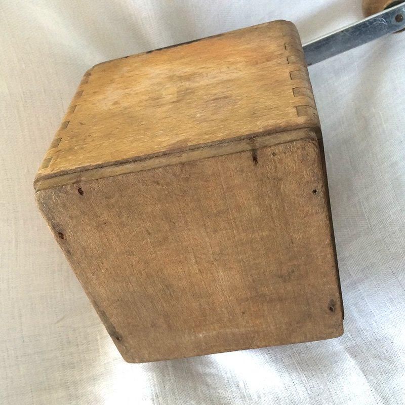 フランス製アンティーク青プジョーライオンコーヒーミル