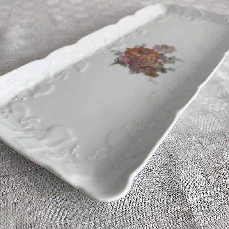 和風白磁花柄のレクタングルケーキ皿