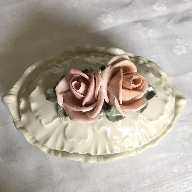 陶器の小物入れ オーバル バラの細工 11OTd9 - ANTIQUE LEAVES 陶器の小物入れ オーバル バラの細工 11OTd9 - ANTIQUE LEAVES