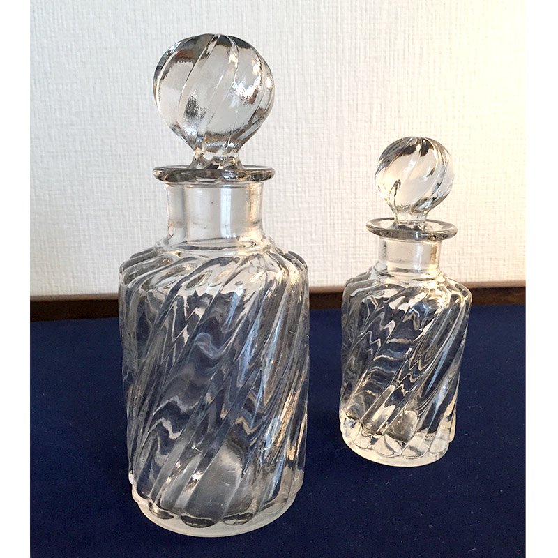 フランス　香水瓶　大小セット_
12otaz1の画像