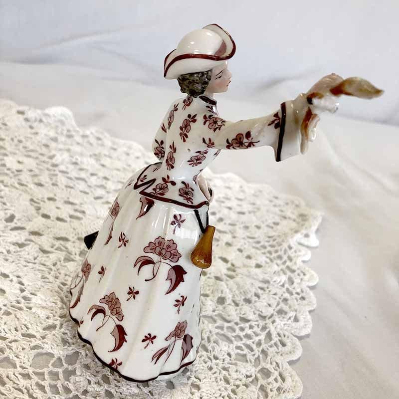 エレガントな陶器人形 鳥鷲掴みの狩猟シーン