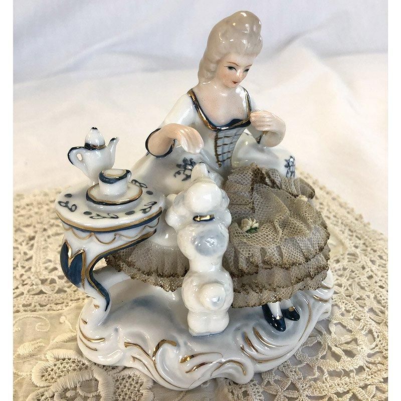 【アンティーク】プードルフィギュア 白黒セット 陶器製　イギリス アンティーク】プードルフィギュア 白黒セット 陶器製 イギリス【最終