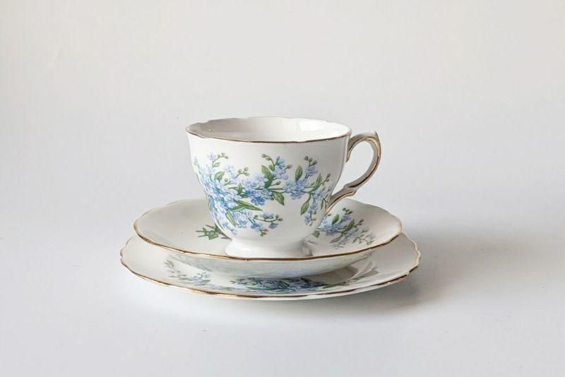 ヴィンテージティーカップトリオ Queen Anne 勿忘草 - ANTIQUE ヴィンテージティーカップトリオ Queen Anne 勿忘草 - ANTIQUE
