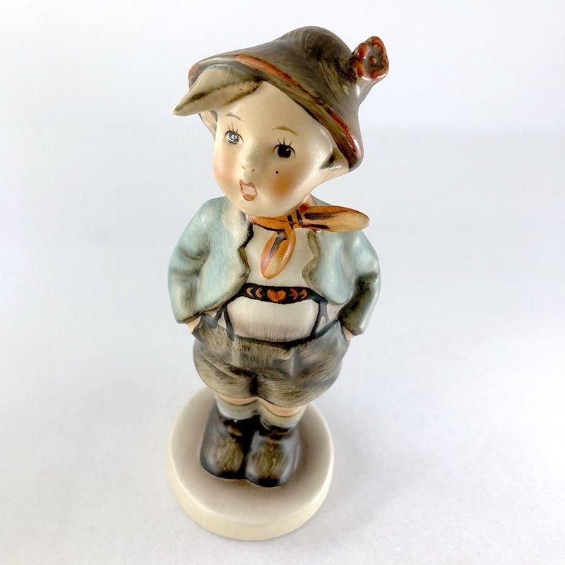 ゲーベル社製水色ジャケットの陶器人形 少年