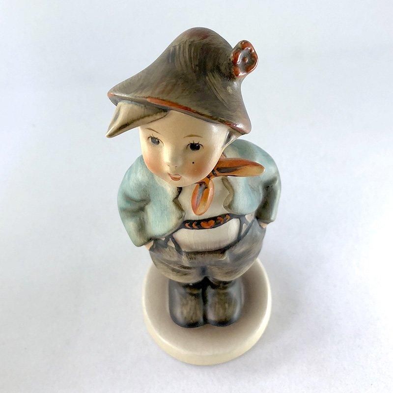 ゲーベル社製水色ジャケットの陶器人形 少年