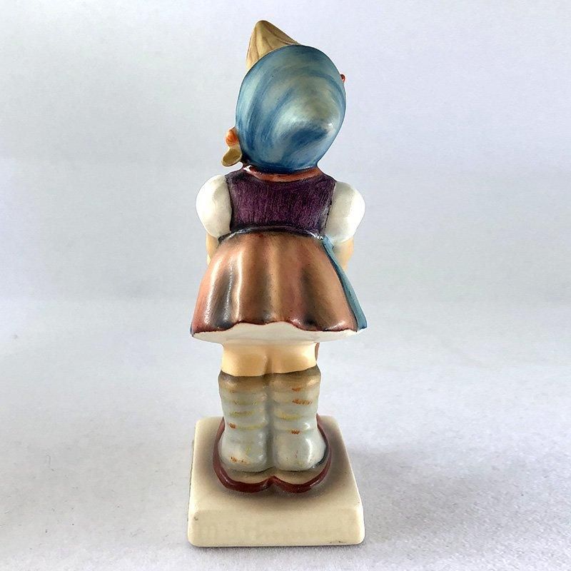 陶器人形 フンメルHummel ゲーベル社Geobel 小さなお手伝いさん 陶器人形 フンメルHummel ゲーベル社Geobel 小さなお手伝いさん