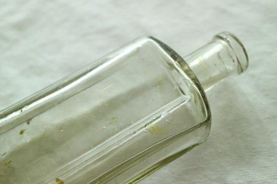 アンティーク OEI MOOLIEM SOERABAIA ガラスボトル 骨董市 アンティーク OEI MOOLIEM SOERABAIA ガラスボトル 骨董市