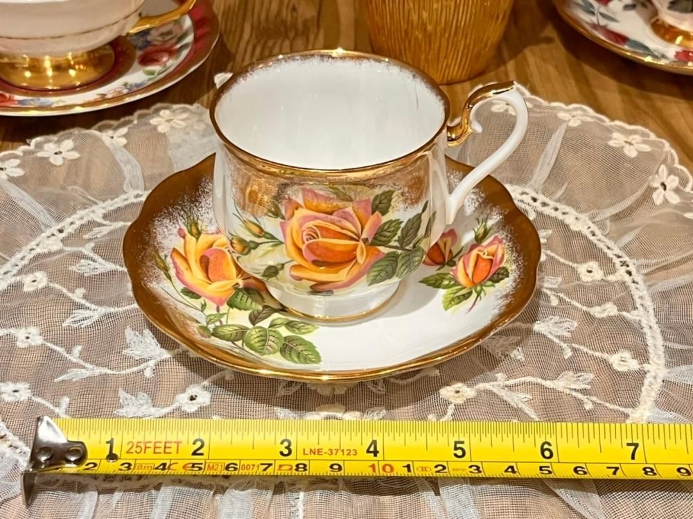 ヴィンテージ ロイヤルアルバート マーガレット柄