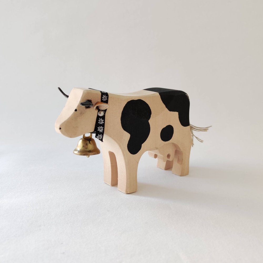 ヴィンテージ 木製 牛 オブジェ 黒ぶち 正面 Trauffer スイス