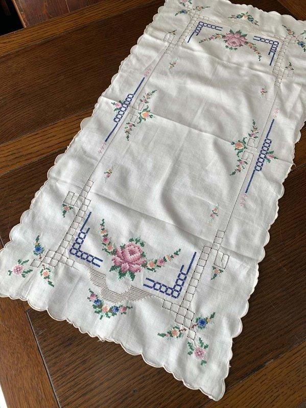 テーブルセンター 刺繍クロス クロススティッチ ドローンワーク テーブルセンター 刺繍クロス クロススティッチ ドローンワーク