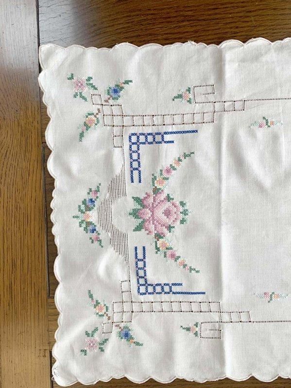 テーブルセンター 刺繍クロス クロススティッチ ドローンワーク テーブルセンター 刺繍クロス クロススティッチ ドローンワーク