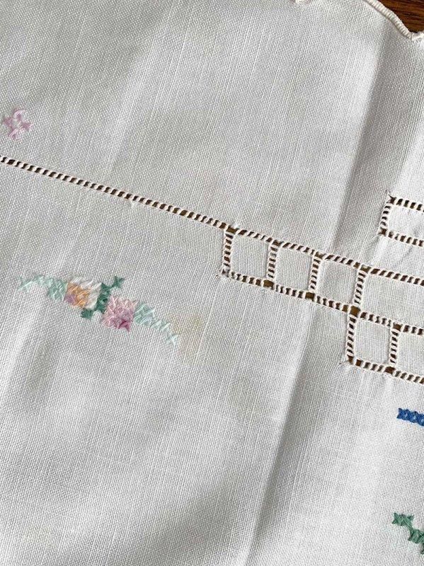 テーブルセンター 刺繍クロス クロススティッチ ドローンワーク テーブルセンター 刺繍クロス クロススティッチ ドローンワーク