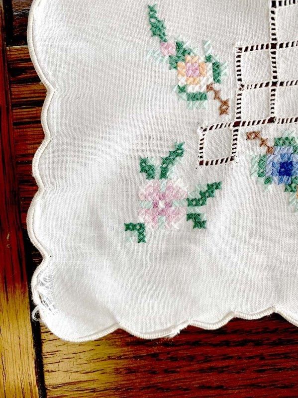テーブルセンター 刺繍クロス クロススティッチ ドローンワーク テーブルセンター 刺繍クロス クロススティッチ ドローンワーク