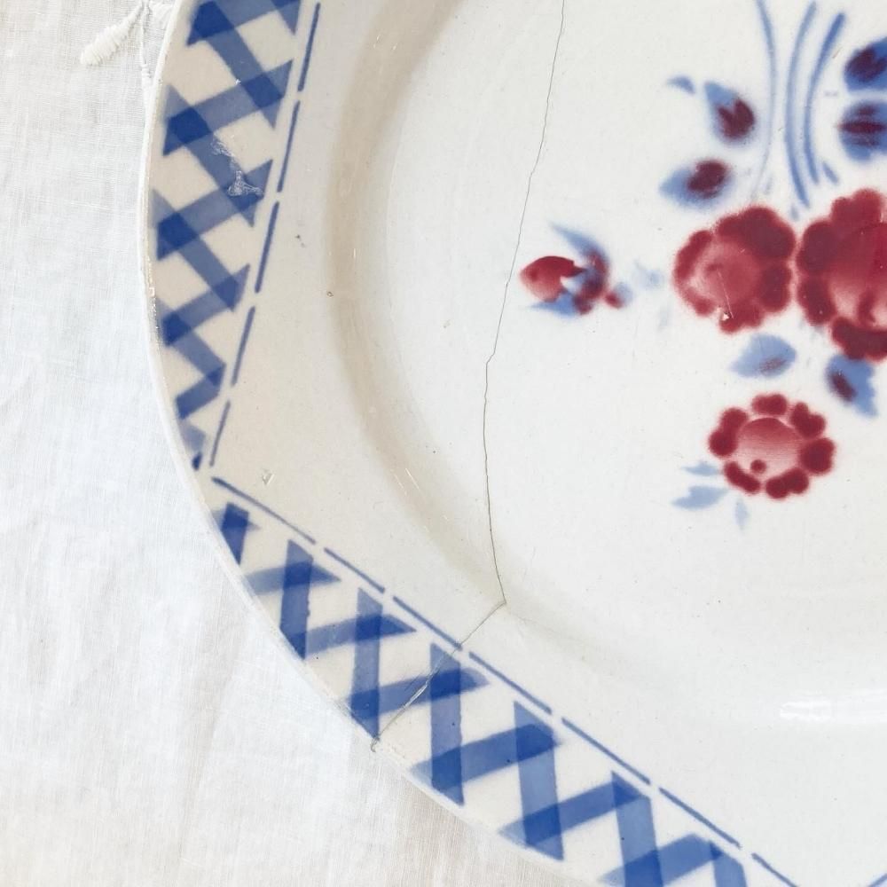 フランス直輸入 愛らしい絵柄のリュネヴィル アンティーク皿