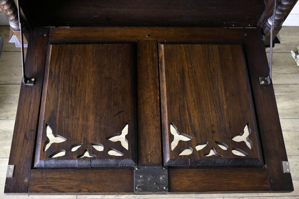 英国製1870年代 オークキャビネット｜重厚な彫刻×無垢材