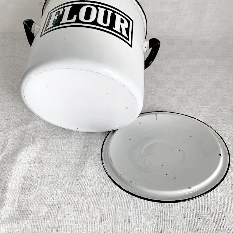 ホーロー 白いフラワー缶 小麦粉キャニスター FLOUR 17KWa12 ホーロー 白いフラワー缶 小麦粉キャニスター FLOUR 17KWa12