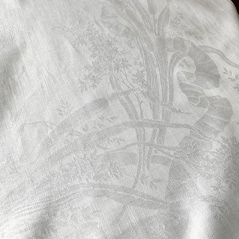 モノグラム刺繍入りダマスク織リネンテーブルランナー