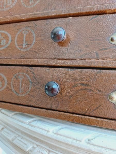 C&Bカルティエ・ブレッソンスプールキャビネット - ANTIQUE LEAVES C&Bカルティエ・ブレッソンスプールキャビネット - ANTIQUE LEAVES