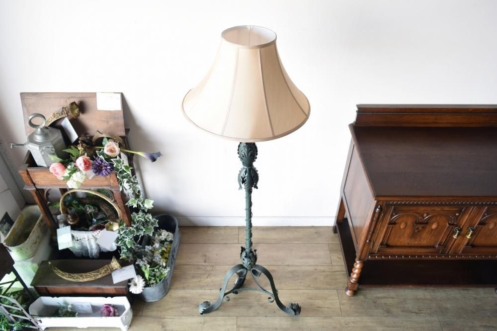 フランス製アイアンホールランプ｜1930年代蔦模様のシルエット