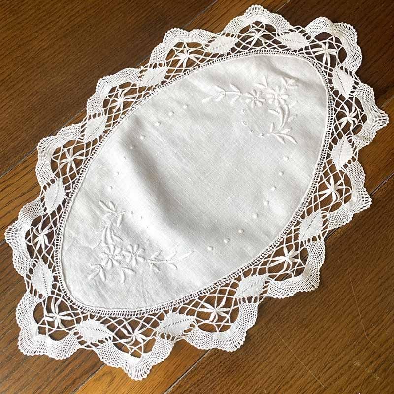 白糸手刺繍　リネン　オーバル　ドイリー 白糸手刺繍リネンオーバルドイリー