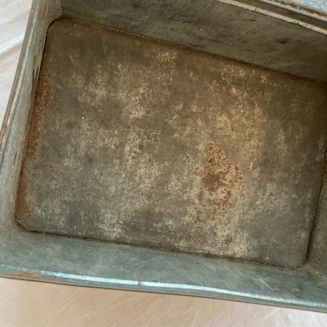 フランス直輸入 猫柄 アンティークティン缶