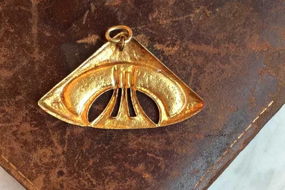 フランス製アールデコクジャク七宝ペンダント
