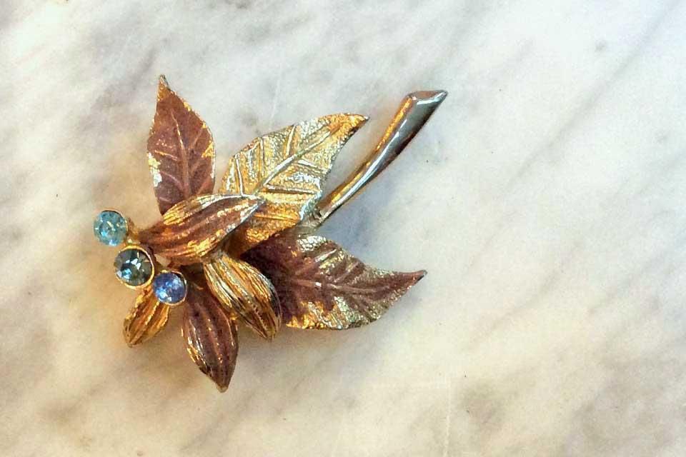 FLORENZA ブルー＆グリーン ギブレガラス 王冠 ヴィンテージ ブローチ