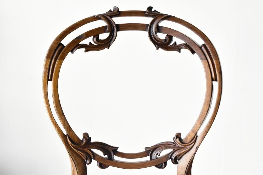 英国アンティーク バルーンバックチェア② 英国製1880年代のウォルナット製バルーンバックチェア