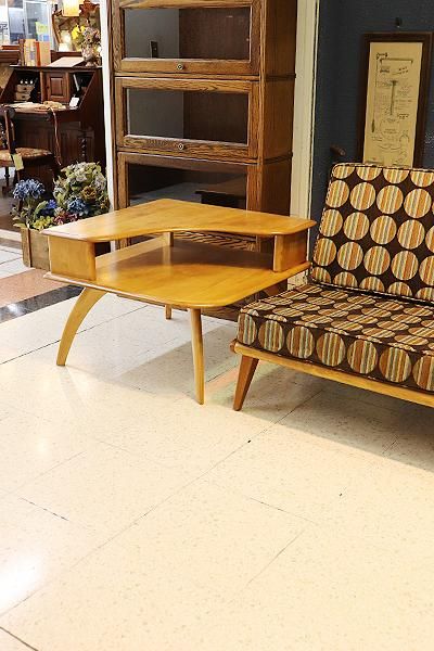 ヘイウッドウェイクフィールド コーナーテーブル｜1950年代